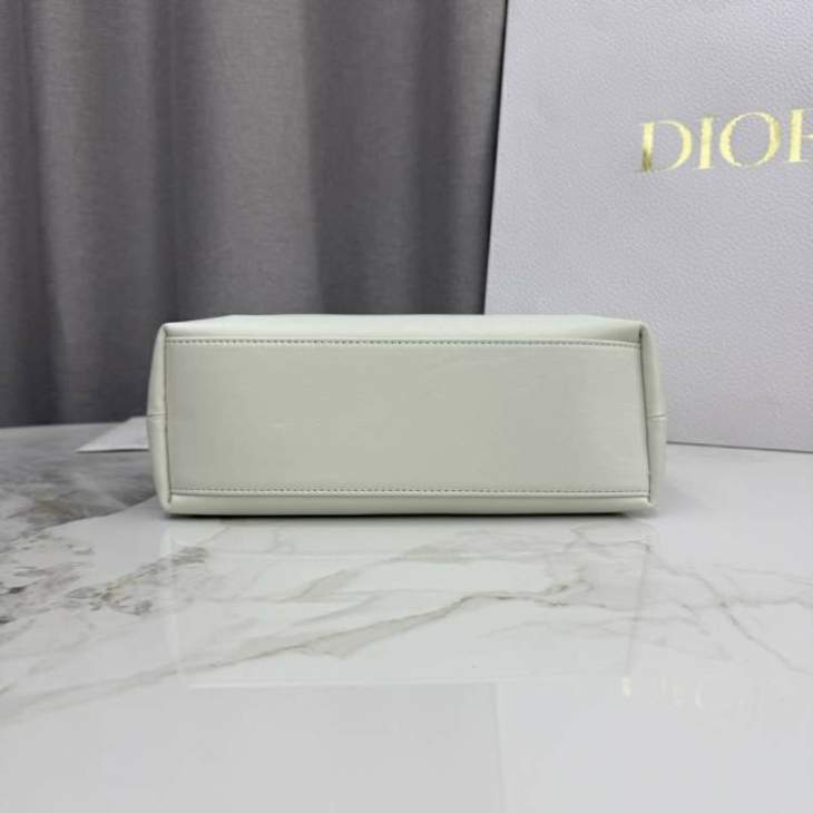 Picture of Dior Handbags _SKUfw239325860fw